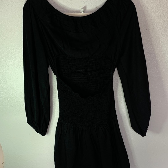 Black Mini Dres, with opening in the front, long sleeve, shoulders free, Size M - Picture 3 of 6